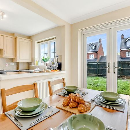 Silver Stag Properties, 3 Bedroom W Parking And Garden Smisby Exteriör bild