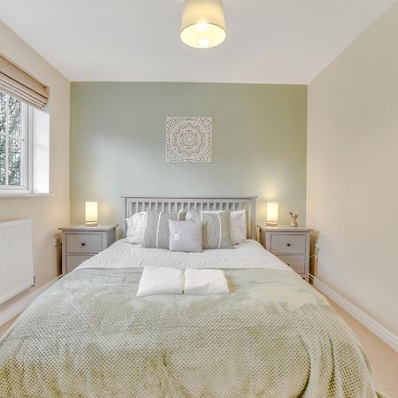 Silver Stag Properties, 3 Bedroom W Parking And Garden Smisby Exteriör bild