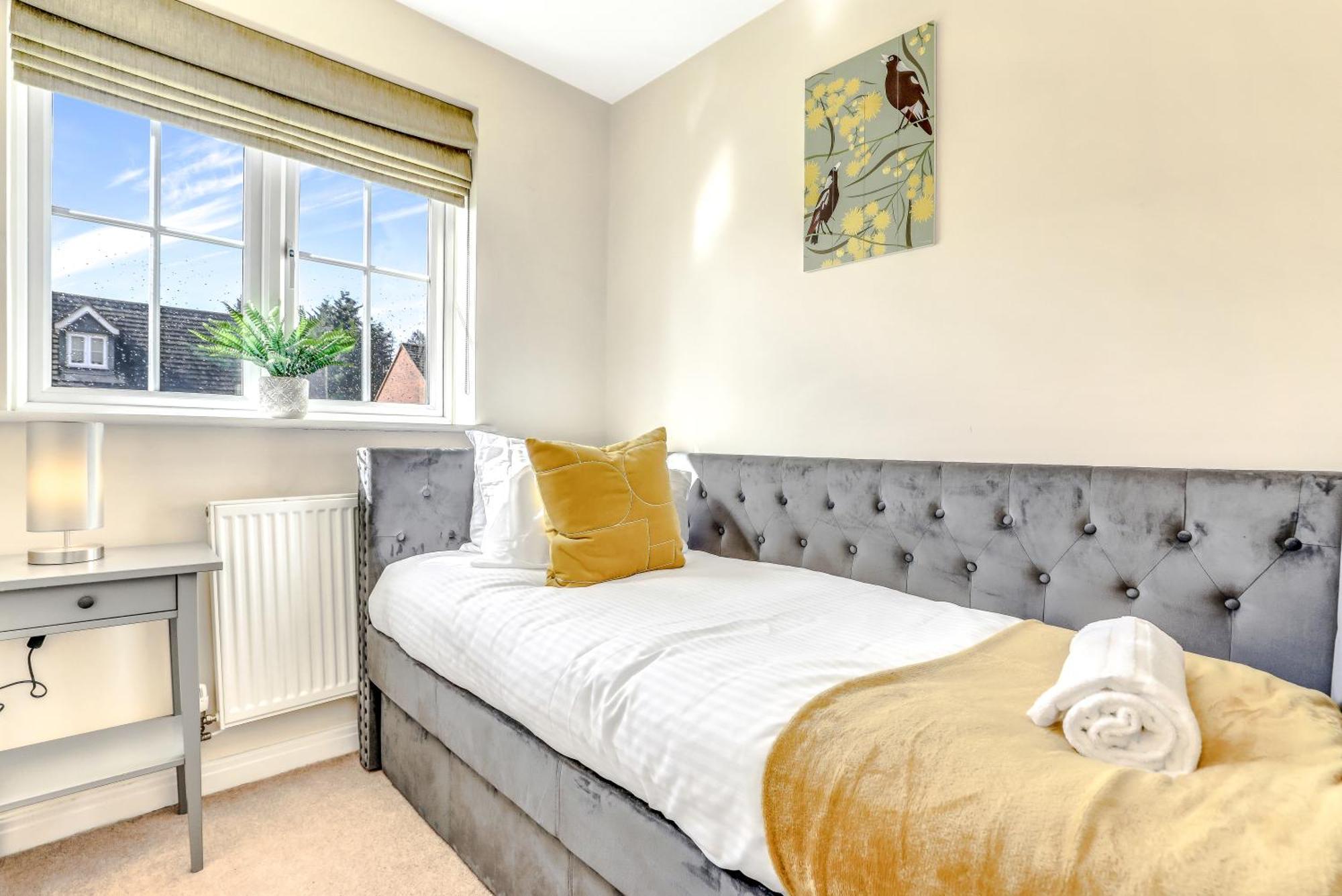 Silver Stag Properties, 3 Bedroom W Parking And Garden Smisby Exteriör bild