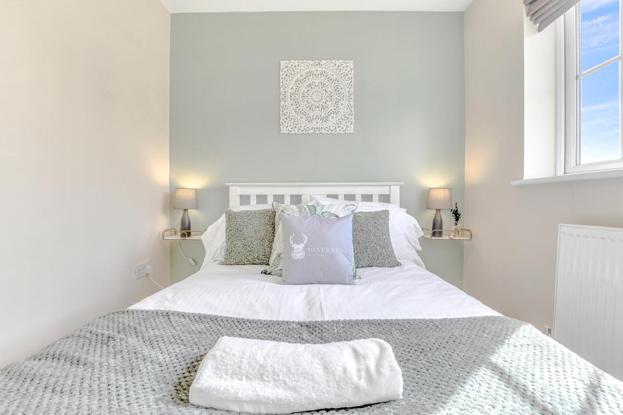 Silver Stag Properties, 3 Bedroom W Parking And Garden Smisby Exteriör bild