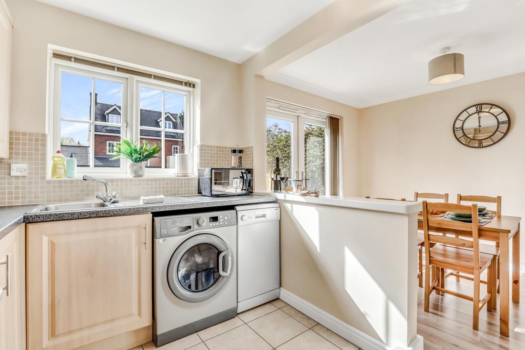 Silver Stag Properties, 3 Bedroom W Parking And Garden Smisby Exteriör bild