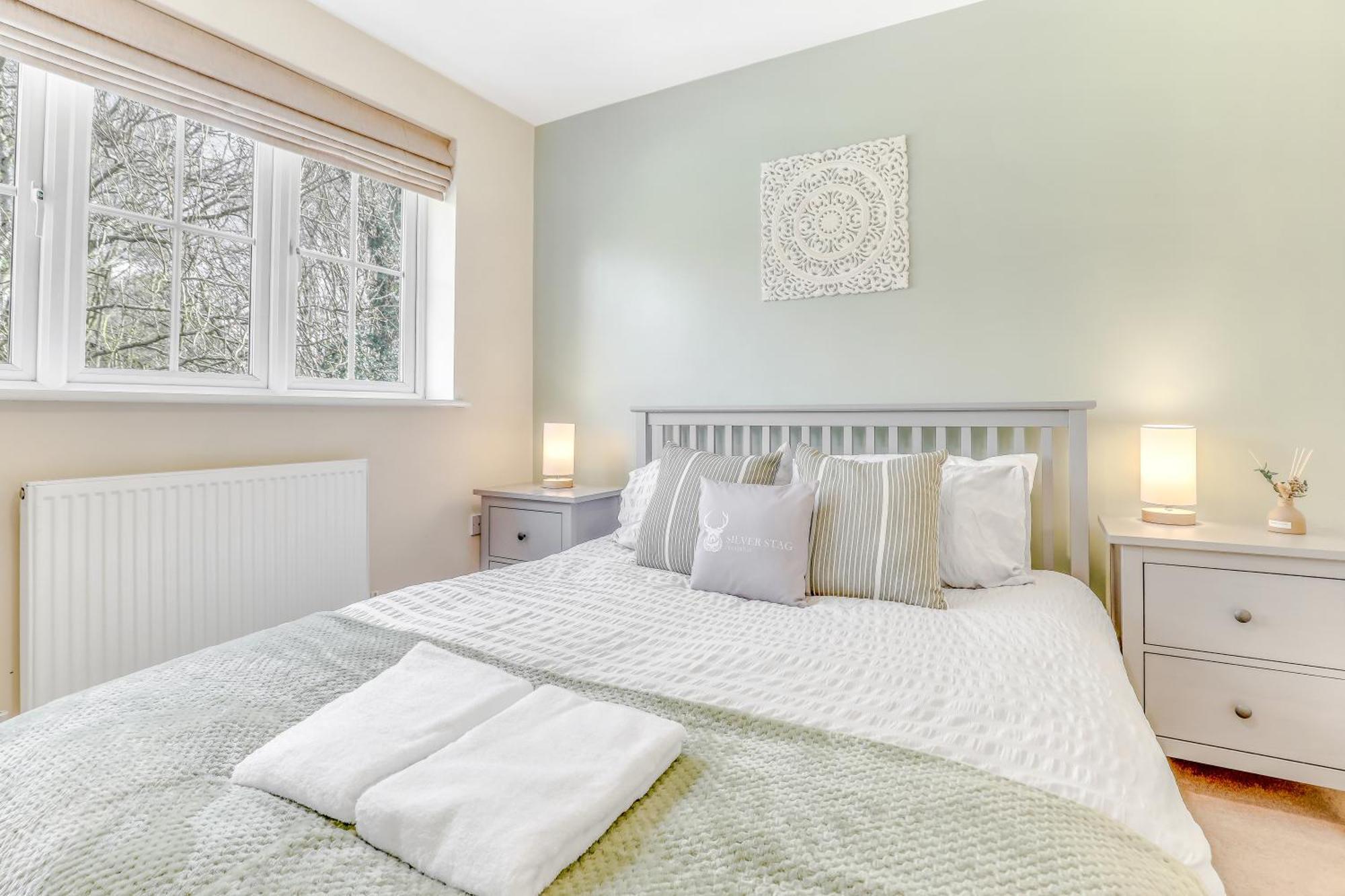 Silver Stag Properties, 3 Bedroom W Parking And Garden Smisby Exteriör bild